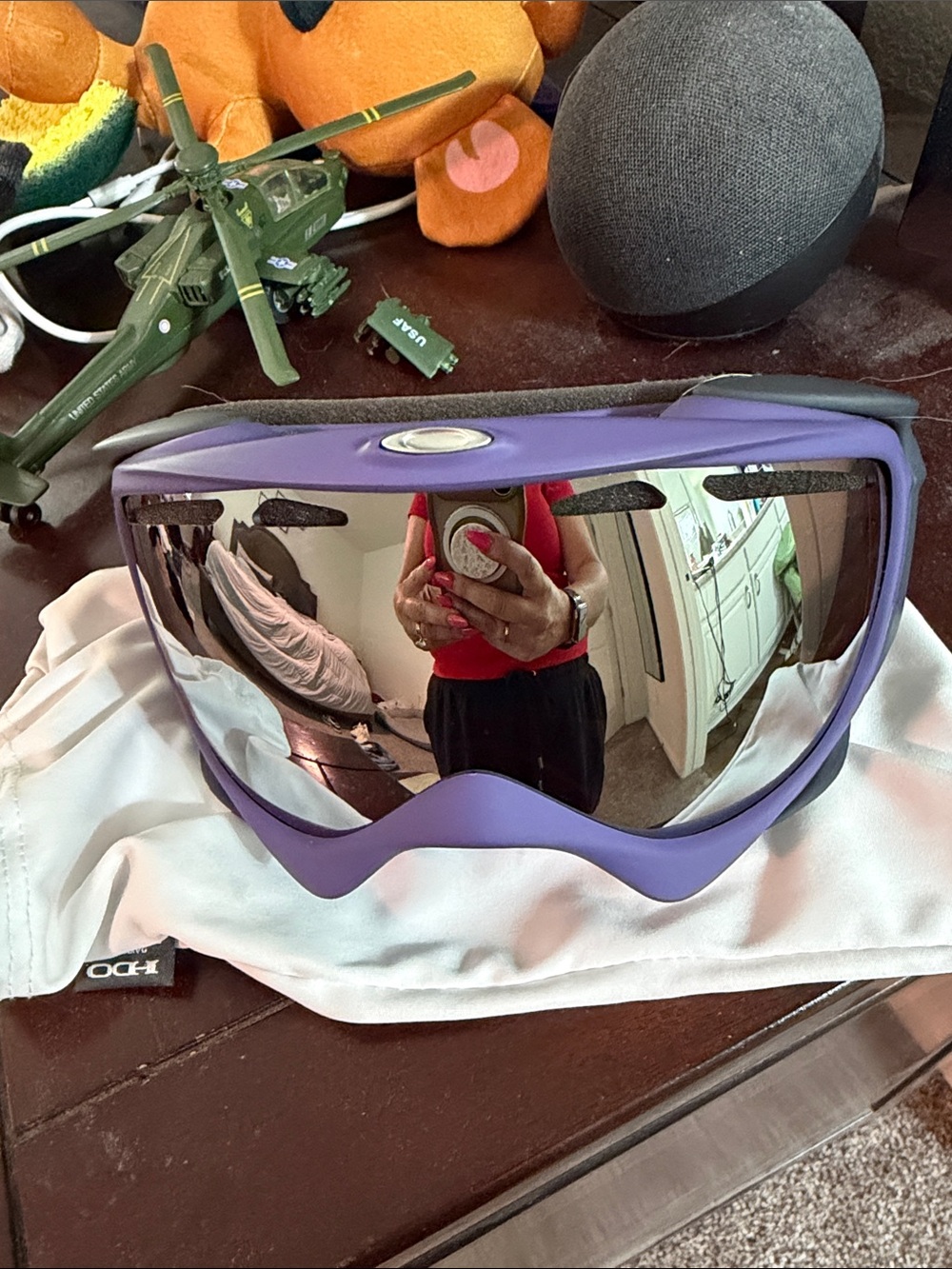 Oakley Purple Frame Mirrored Lens Snow Goggles